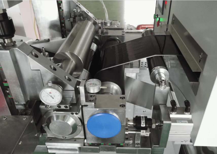 เครื่องเคลือบฟิล์ม