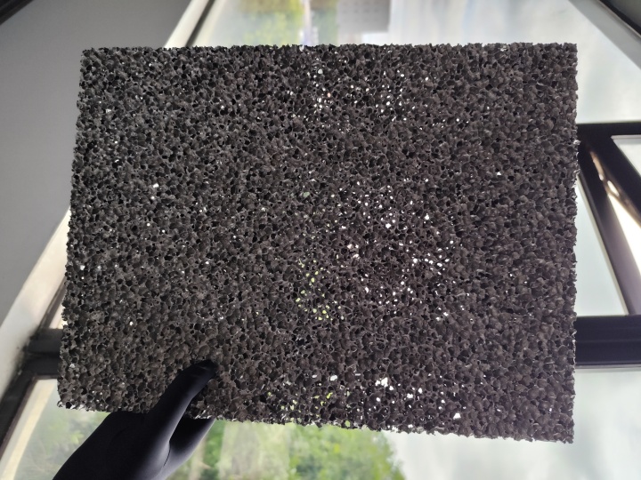 วิศวกร TMAX ปรับแต่งโฟมอลูมิเนียมเซลล์เปิด 3 มิติสำหรับห้องปฏิบัติการอังกฤษ